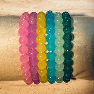 Minimalist Glass Bead Bracelet Set – Handmade 6-Piece Stack